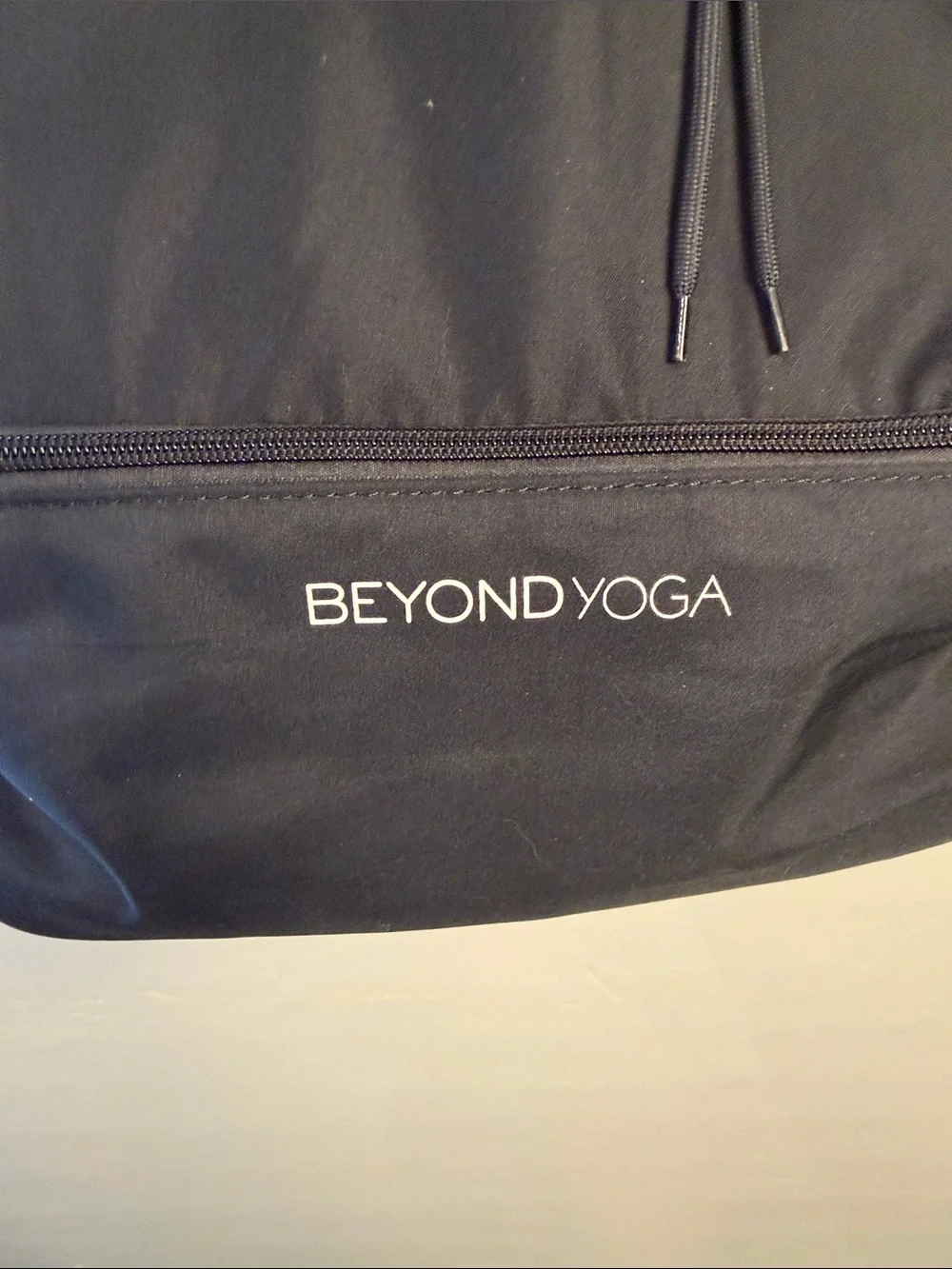 BEYOND YOGA Women's Black Convertible Gym Bag